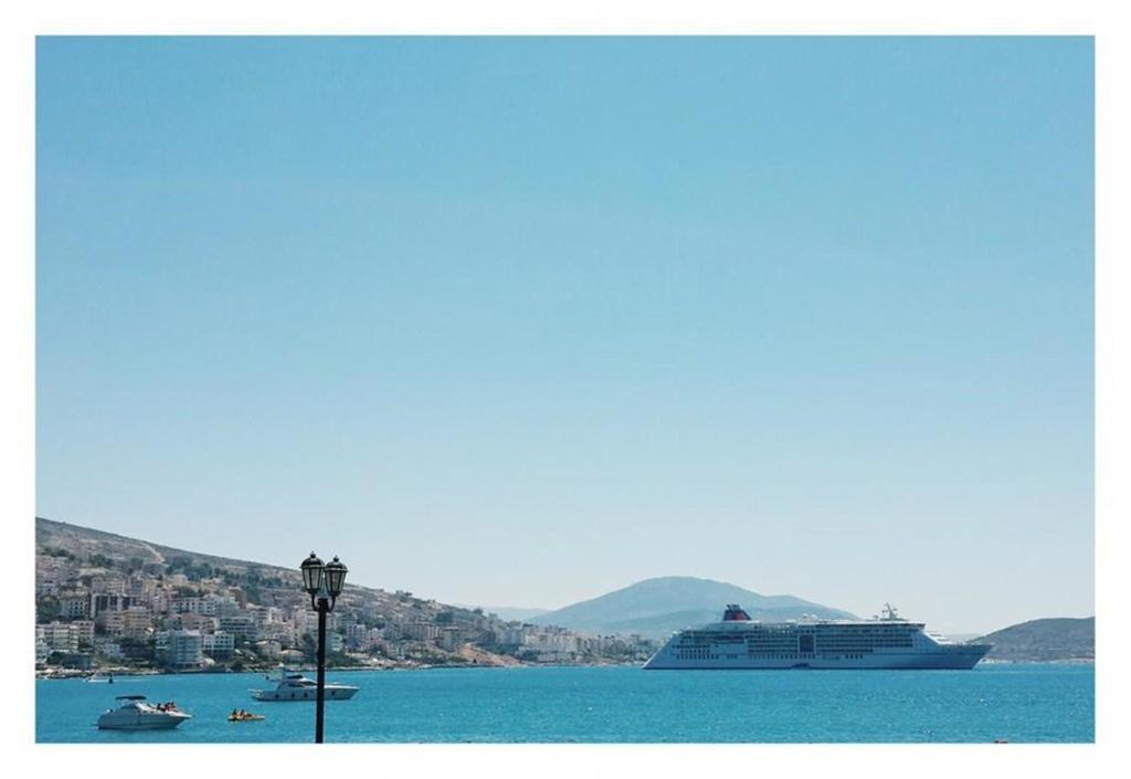 Hotel Ari Sarandë Exterior foto